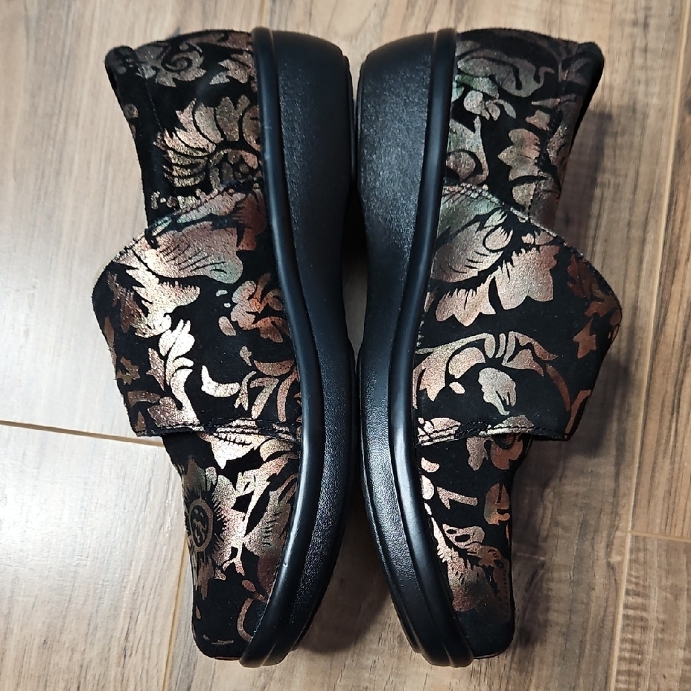 Alegria Lauryn Black Rose Gold with Green Metallic Floral Accents Clogs Size 38 - Picture 4 of 13
